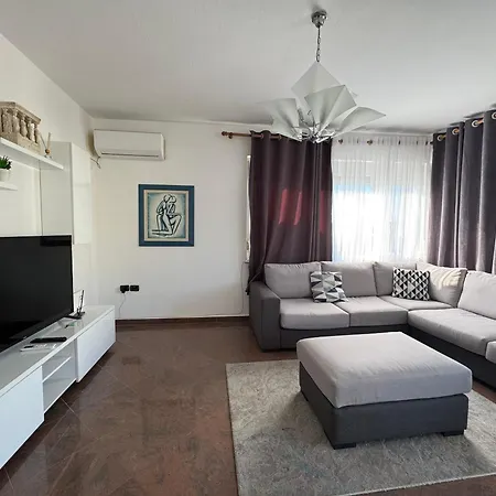 Dennys At Blloku * Tiran