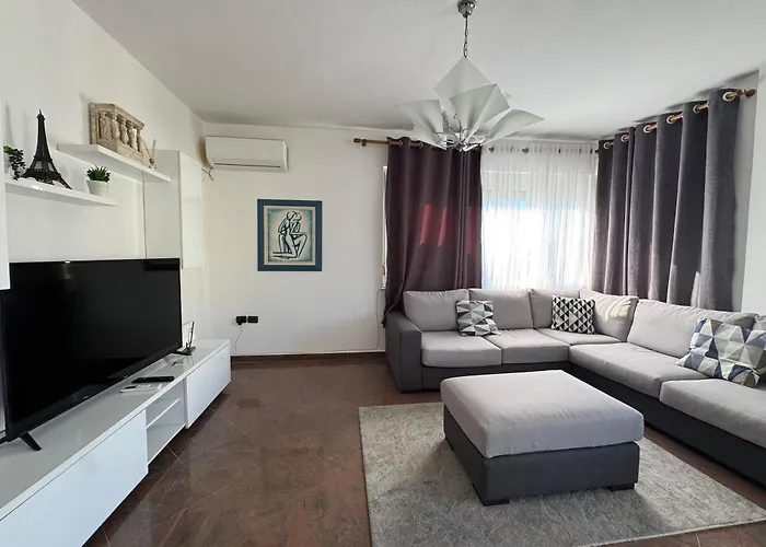 Dennys At Blloku * Tirana